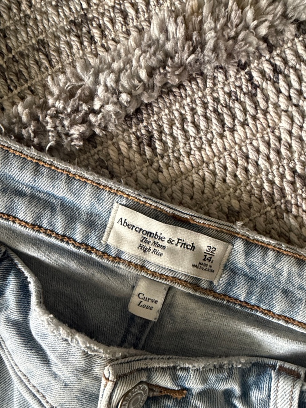 Abercrombie & Fitch The Mom High-Rise Women's Jeans 32/14s Curve Love